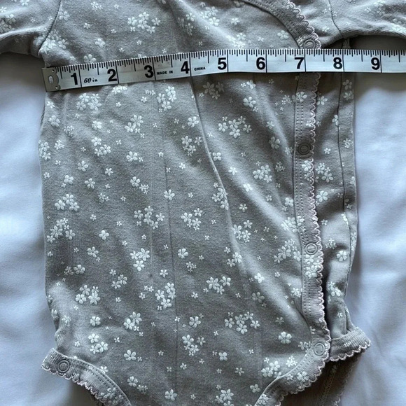 Carters  Onesies - Picture 14 of 15